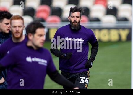 Newport, Regno Unito. 05 aprile 2021. Joe Ledley della contea di Newport durante il Warm up EFL football League 2 match, Newport County contro Bolton Wanderers al Rodney Parade di Newport, Galles, lunedì 5 aprile 2021. Questa immagine può essere utilizzata solo per scopi editoriali. Solo per uso editoriale, è richiesta una licenza per uso commerciale. Nessun utilizzo nelle scommesse, nei giochi o nelle pubblicazioni di un singolo club/campionato/giocatore. pic by Lewis Mitchell/Andrew Orchard sports photography/Alamy Live news Credit: Andrew Orchard sports photography/Alamy Live News Foto Stock