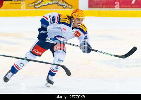 05.04.2021, Langnau im Emmental, Ilfisalle, Lega Nazionale: Tigri SCL - ZSC Lions, capocannoniere Sven Andrishetto (ZSC) (USCITA Svizzera/Croazia) Foto Stock