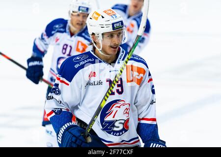 04/05/2021, Langnau im Emmental, Ilfisalle, Lega Nazionale: Tigri SCL - Lions ZSC, 13 Justin Sigrist (ZSC) (USCITA Svizzera/Croazia) Foto Stock