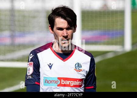 Newport, Regno Unito. 05 aprile 2021. Kieran Lee of Bolton Wanderers in azione EFL football League due match, Newport County contro Bolton Wanderers al Rodney Parade di Newport, Galles, lunedì 5 aprile 2021. Questa immagine può essere utilizzata solo per scopi editoriali. Solo per uso editoriale, è richiesta una licenza per uso commerciale. Nessun utilizzo nelle scommesse, nei giochi o nelle pubblicazioni di un singolo club/campionato/giocatore. pic by Lewis Mitchell/Andrew Orchard sports photography/Alamy Live news Credit: Andrew Orchard sports photography/Alamy Live News Foto Stock