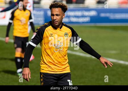 Newport, Regno Unito. 05 aprile 2021. Nicky Maynard di Newport County in azione EFL football League due match, Newport County contro Bolton Wanderers al Rodney Parade di Newport, Galles, lunedì 5 aprile 2021. Questa immagine può essere utilizzata solo per scopi editoriali. Solo per uso editoriale, è richiesta una licenza per uso commerciale. Nessun utilizzo nelle scommesse, nei giochi o nelle pubblicazioni di un singolo club/campionato/giocatore. pic by Lewis Mitchell/Andrew Orchard sports photography/Alamy Live news Credit: Andrew Orchard sports photography/Alamy Live News Foto Stock