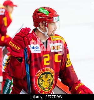 04/05/2021, Langnau im Emmental, Ilfisalle, Lega Nazionale: Tigri SCL - Lions ZSC, 2 Federico Lardi (Tigri) (USCITA Svizzera/Croazia) Foto Stock