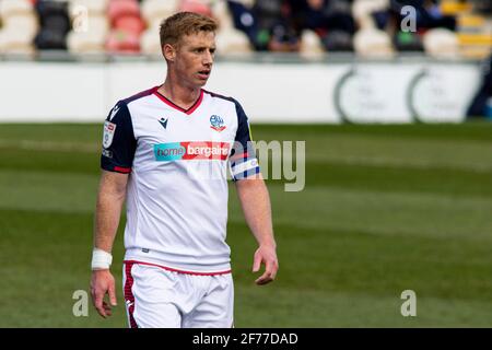 Newport, Regno Unito. 05 aprile 2021. Eóin Doyle of Bolton Wanderers in azione EFL football League due match, Newport County contro Bolton Wanderers al Rodney Parade di Newport, Galles, lunedì 5 aprile 2021. Questa immagine può essere utilizzata solo per scopi editoriali. Solo per uso editoriale, è richiesta una licenza per uso commerciale. Nessun utilizzo nelle scommesse, nei giochi o nelle pubblicazioni di un singolo club/campionato/giocatore. pic by Lewis Mitchell/Andrew Orchard sports photography/Alamy Live news Credit: Andrew Orchard sports photography/Alamy Live News Foto Stock