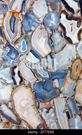 Le gemme di Agate sono lucidate, in sezione, sotto forma di un pannello affascinante stupefacente. Foto Stock