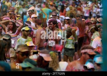 salvador, bahia / brasile - 22 marzo 2015: La gente è avvistata durante la corsa di strada della corsa di colore al Torroro Dyke in Salvador. *** Local Caption *** Foto Stock
