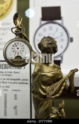 Francia, Doubs, Morteau, castello Pertusier, Museo dell'Orologio, Orologio settimanale di 8 giorni realizzato da Swild a Morteau e la Chaux de Fonds, circa 1930 Foto Stock