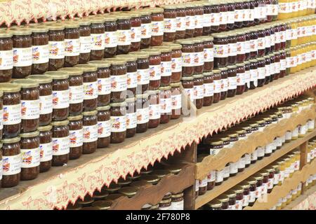 Francia, Alpes Maritimes, Menton, Maison Herbin, produzione artigianale di marmellate, negozio Foto Stock