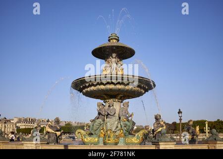Francia, Parigi, zona classificata come Patrimonio Mondiale dall'UNESCO, Place de la Concorde, la Seas Fontain di Jacques Hittorff Foto Stock