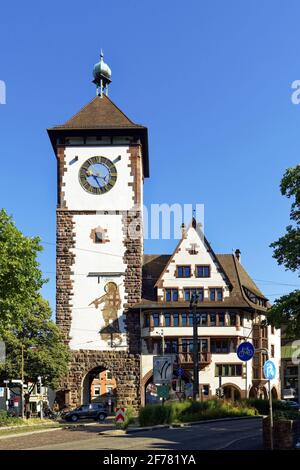 Germania, Baden Wurttemberg, Freiburg im Breisgau, la torre Schwabentor Foto Stock
