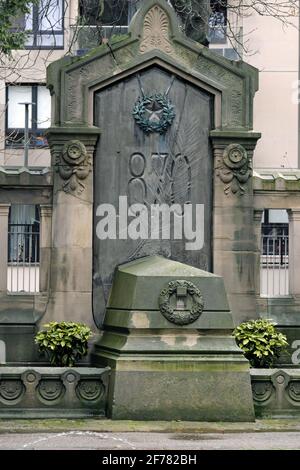 Francia, Bas Rhin, Strasburgo, Rue de l Academie, giardino della scuola di arti decorative, monumento ai morti, vittime dell'assedio di Strasburgo nel mese di agosto e settembre 1870 Foto Stock