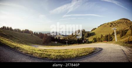 Vista panoramica sul monte Kampenwand in Baviera, Germania in estate Foto Stock