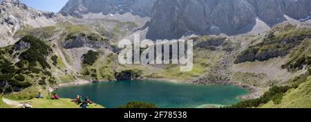 Vista panoramica sul lago Drachensee in Tirolo, Austria Foto Stock