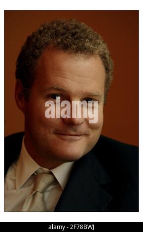 Lord Rothermere nel suo ufficio presso Allied giornali a Kensington.pic David Sandison 22/9/2004 Foto Stock