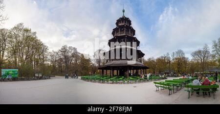 Chinesischer Turm, Englischer Garten a Monaco, Baviera, Germania Foto Stock