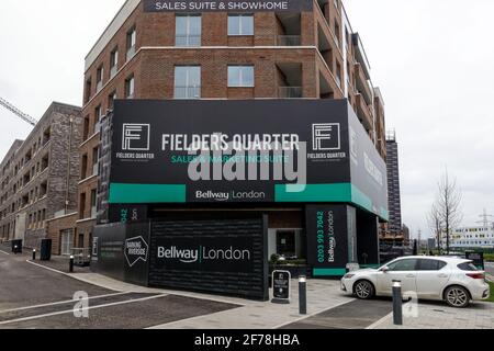 Nuovi blocchi di appartamenti da Bellway a Barking Riverside, Londra Inghilterra Regno Unito Foto Stock