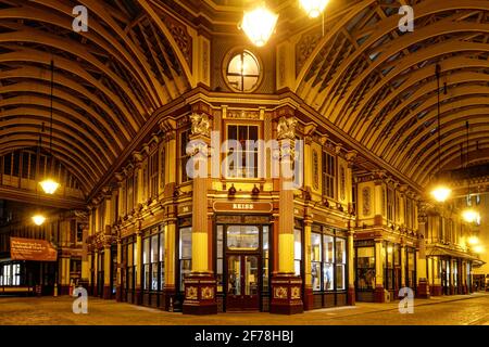 Vista notturna del mercato Leadenhall a Londra, Inghilterra, Regno Unito, Regno Unito Foto Stock