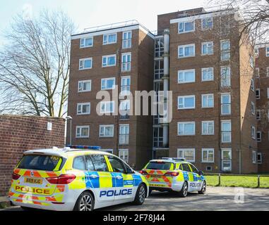 Greenwich, Londra, Regno Unito. 04th Apr 2021. Dopo la morte di una donna a Greenwich è stata avviata un'indagine. Credit: Uknip/Alamy Live News Foto Stock