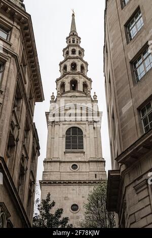 Spire of St Bride's Church on Fleet Street, Londra, Inghilterra Regno Unito Foto Stock