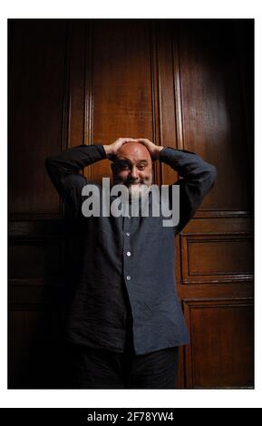 Alexei Sayle nel Russel Hoyel a London.pic David Sandison 26/8/2003 Foto Stock