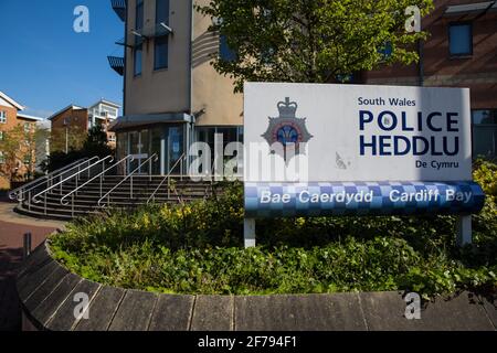Cardiff, Regno Unito. 2 maggio 2017. Stazione di polizia della baia di Cardiff. Credit: Mark Kerrison/Alamy Live News Foto Stock