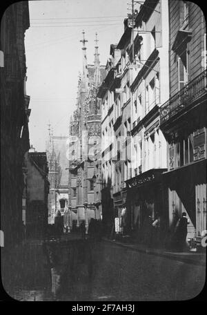 Skioppty vista con motivi da rue Aux juifs in Rouen, sullo sfondo intravisto Palais de Justice.Filden è stato conservato in cartone segnato: Il viaggio nel 1906. Rouen 5. VII. Testo sull'immagine: 'Rue Aux Juits'. Foto Stock