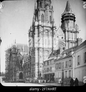 Icona SkiopT con motivi di Cathédrale Notre-Dame d'Évreux.l'immagine è stata memorizzata in cartone etichettato: Trip n: 2. 1908.evreux 5. Louviers 5. I. testo sull'immagine: "La Cattedrale D.N.". Foto Stock