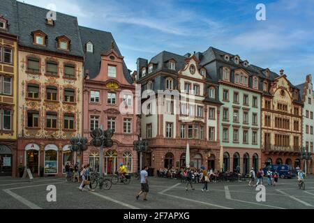 Vecchi edifici a Marktplatz, Magonza, Renania-Palatinato, Germania Foto Stock