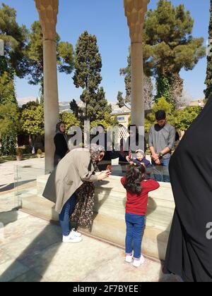 shiraz, iran - 29 aprile 2019: foto turistica bellissimo santuario di hafez shirazi Foto Stock