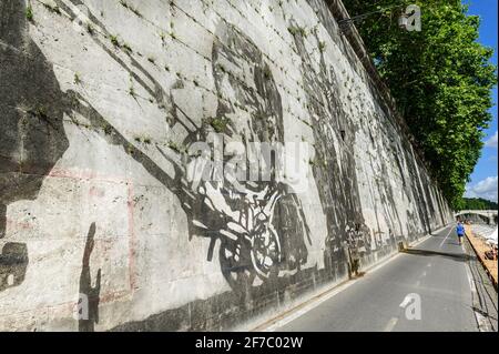 William Kentridge, artista, Lungotevere, River, Tevere, Roma, Lazio, Italia, Europa Foto Stock
