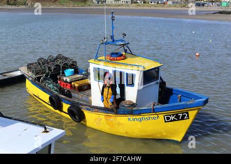 Pesca costiera dal porto di Lougshinny, Irlanda Foto Stock