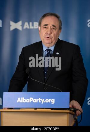 Aberdeenshire, Scozia, Regno Unito. 6 Apr 2021. NELLA FOTO: IL leader del partito ALBA e l'ex primo ministro Alex Salmond lanciano giovedì 6 maggio la campagna nazionale DI ALBA per le elezioni del Parlamento scozzese. Salmond presenterà la "strada dell'indipendenza" nell'anniversario della dichiarazione di Arbroath del 1320 e annuncerà una nuova "dichiarazione per la Scozia". Credit: Colin Fisher/Alamy Live News Foto Stock