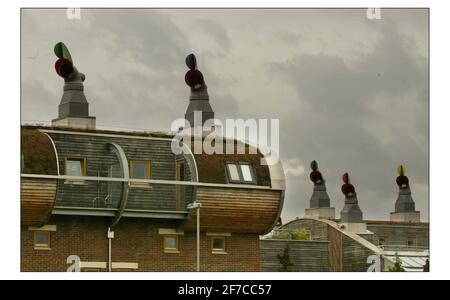 Steve Tabard a casa nel suo appartamento sul Beddington Zero (fossile) Energy Development, a Wallington.pic David Sandison 17/9/2004 Foto Stock