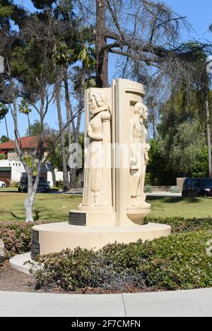 ANAHEIM, CALIFORNIA - 31 MAR 2021: Pearson Park Monument to Helena Modjeska una attrice polacca che emigrò ad Anaheim nel 1876. Foto Stock