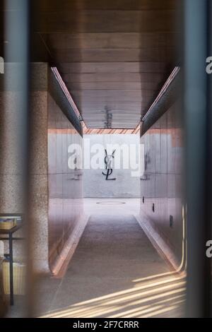 Monogramma YSL al Museo Yves Saint Laurent a Marrakech, Marocco Foto Stock