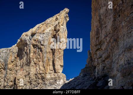 Brèche de Roland visto dal lato spagnolo (Ordesa e Monte Perdido Parco Nazionale, Huesca, Spagna, Pirenei) ESP: La Brecha de Rolando en Pirineos Foto Stock