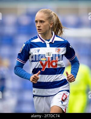 Reading, Regno Unito. 03 Apr 2021. Amalie Eikeland delle donne di lettura durante la partita della FAWSL tra le donne di lettura e il prosciutto ad ovest si è unita allo stadio di Madejski, Reading, Inghilterra, il 3 aprile 2021. Foto di Andy Rowland. Credit: Prime Media Images/Alamy Live News Foto Stock