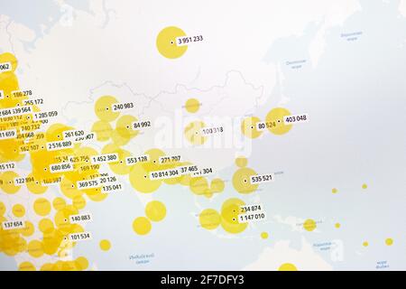 NOVOPOLOTSK, BIELORUSSIA - 06 FEBBRAIO 2021: Mappa di distribuzione del coronavirus da Yandex primo piano Foto Stock