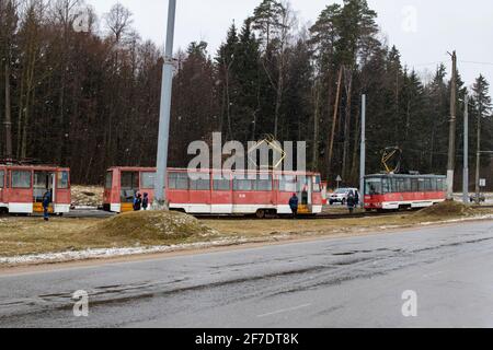 BIELORUSSIA, NOVOPOLOTSK - 17 MARZO 2021: Incidente di primo piano in tram Foto Stock