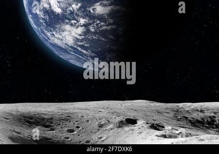 Pianeta Terra dalla superficie lunare. Gli elementi di questa immagine sono forniti dalla NASA Foto Stock
