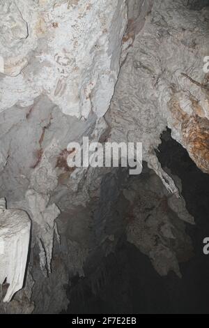 Tham Lot sistema grotta riempito con stalattiti e stalagmiti vicino SOP Pong nella Provincia di Mae Hong Son in Thailandia Foto Stock