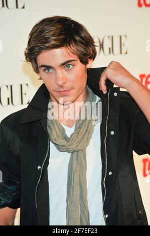 L'attore Zac Efron partecipa agli arrivi per il 6° party annuale Teen Vogue Young Hollywood al Los Angeles County Museum of Art il 18 settembre 2008 a Los Angeles, California. Creditit: Jared Milgrim Foto Stock