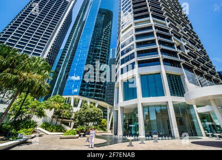 Tre dei grattacieli più importanti del quartiere del "Triangolo d'Oro" di Brisbane, sulle rive del fiume Brisbane, da destra a sinistra: Il Riverside Center Foto Stock