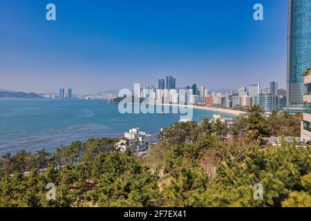 Scenario di dalmaji collina osservatorio e haeundae spiaggia, Busan, Corea del Sud, Asia Foto Stock