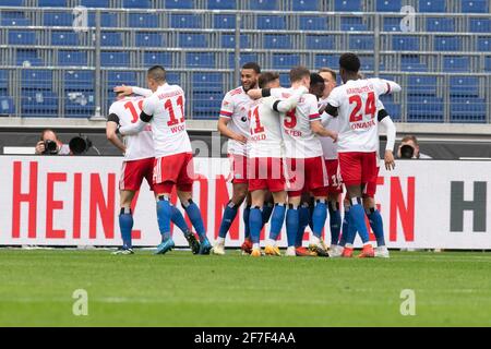 Aaron HUNT (HH) si acclama dopo il suo obiettivo a 0: 2, giubilazione, giubilazione, gioia, grazie, Calcio 2 Bundesliga, 27° incontro, Hannover 96 (H) - HSV Amburgo Amburgo Amburgo (HH) 3: 3, il 04.04 .2021 nell'HDI Arena Hannover/Germania. | utilizzo in tutto il mondo Foto Stock