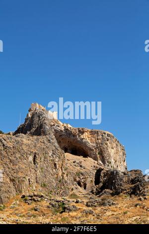 L'Acropoli di Lindian, un'antica cittadella greca, su uno sperone roccioso a Lindos a Rodi, in Grecia. La cittadella fu in seguito una base per i Cavalieri di San Jo Foto Stock