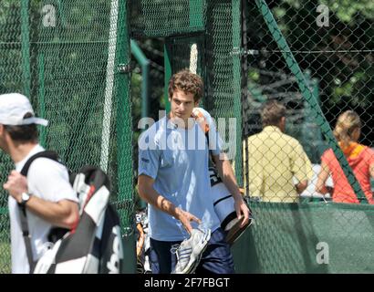 WIMBLEDON CAMPIONATI DI TENNIS 2008. 8° GIORNO 1/7/2008 ANDY MURRAY DURANTE GLI ALLENAMENTI AL PARCO AORANGI. IMMAGINE DAVID ASHDOWN Foto Stock