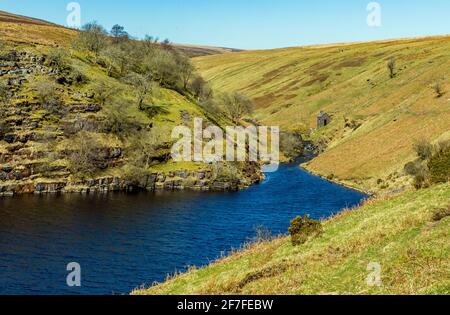 L'estremità superiore del serbatoio di Grwyne Fawr ora disattivato Alto nelle Black Mountains, Galles del sud Foto Stock