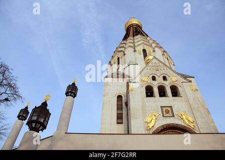 Lipsia, Germania 02-15-2011 edificio russo ortodosso con decorazioni dorate Foto Stock