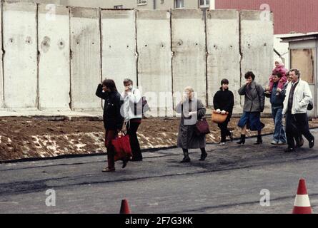 Berlino 1989-11-15 la caduta del muro di Berlino, l'apertura del confine. Foto: Sven-Erik Sjoberg / DN / TT / code 53 Foto Stock