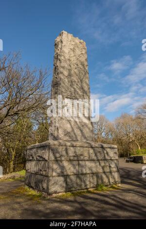 Monumento in pietra che commemorava l'esposizione dell'Impero del 1938 a Bellahouton Park Glasgow Foto Stock